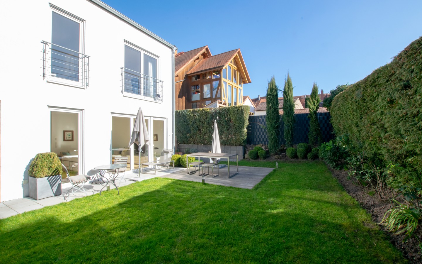 Außenansicht - Moderner Wohnkomfort in Nussloch: Neuwertiges Einfamilienhaus mit über 173 m²  Wohnfläche