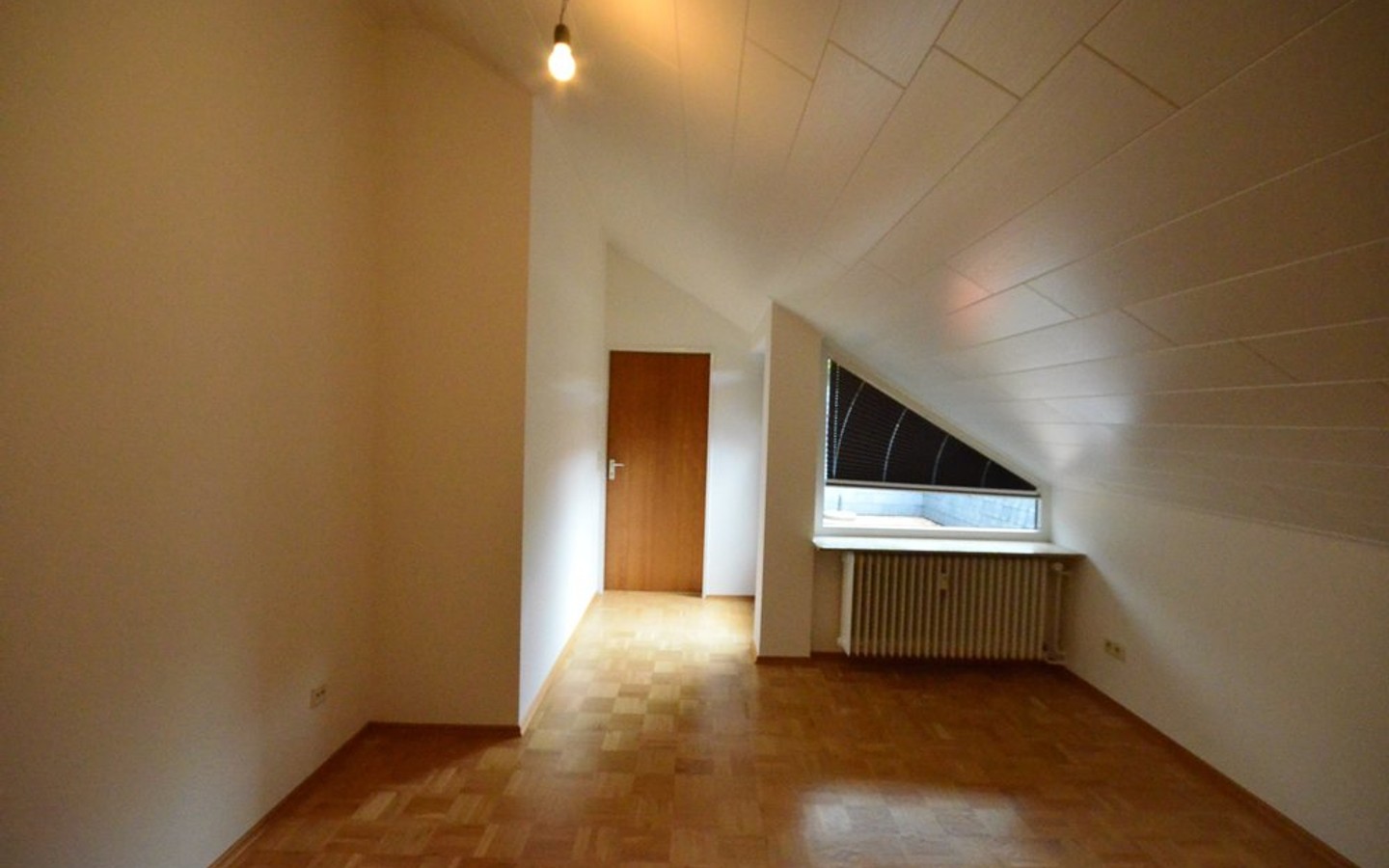 Arbeitszimmer - Heidelberg-Handschuhsheim: Bezaubernde Dachgeschosswohnung mit 3 Zimmern und Dachterrasse