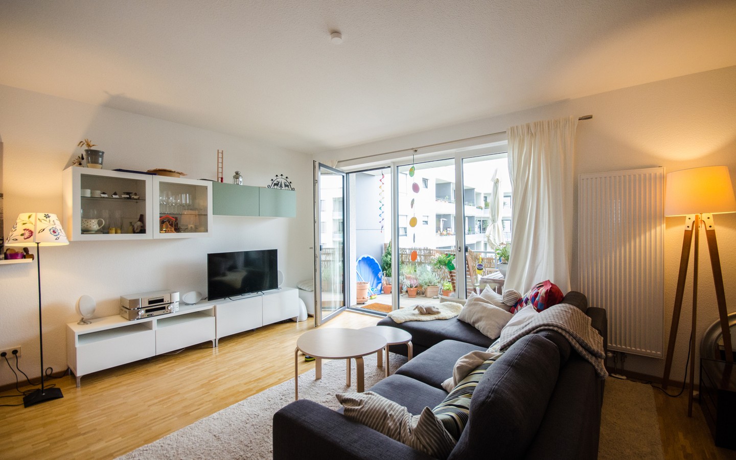 Wohnen - Platz für die Familie:  Moderne Vierzimmerwohnung mit Balkon