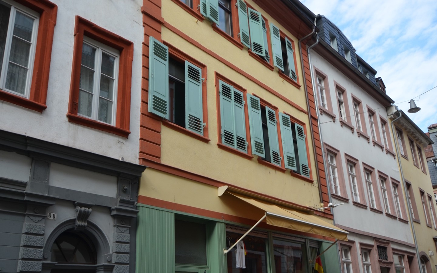 Hausansicht - Heidelberg-Altstadt: Charmante,  neu sanierte 3 ZKB  mit Wintergartenzimmer
