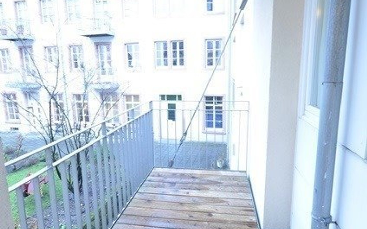 Balkon Richtung Innenhof - Heidelberg-Altstadt: Modernes, helles 2 Zimmerappartement in ruhiger und zentraler Lage