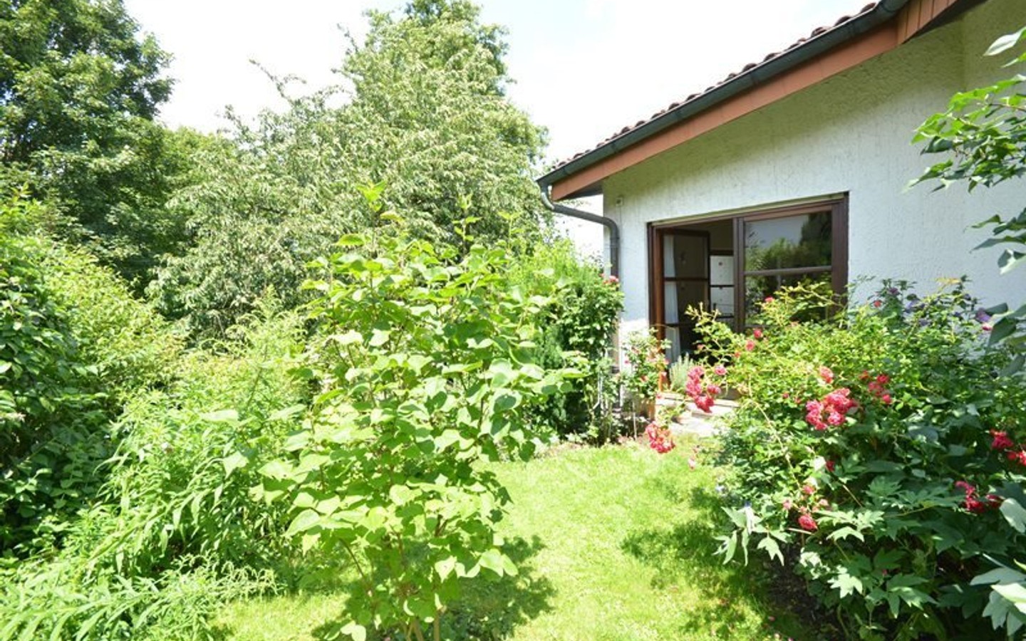 Zugang zum Garten - Gaiberg-Am Kirchwald: Wunderschöne 3,5-Zimmer-Maisonette-Wohnung in herrlicher Feldrandlage.