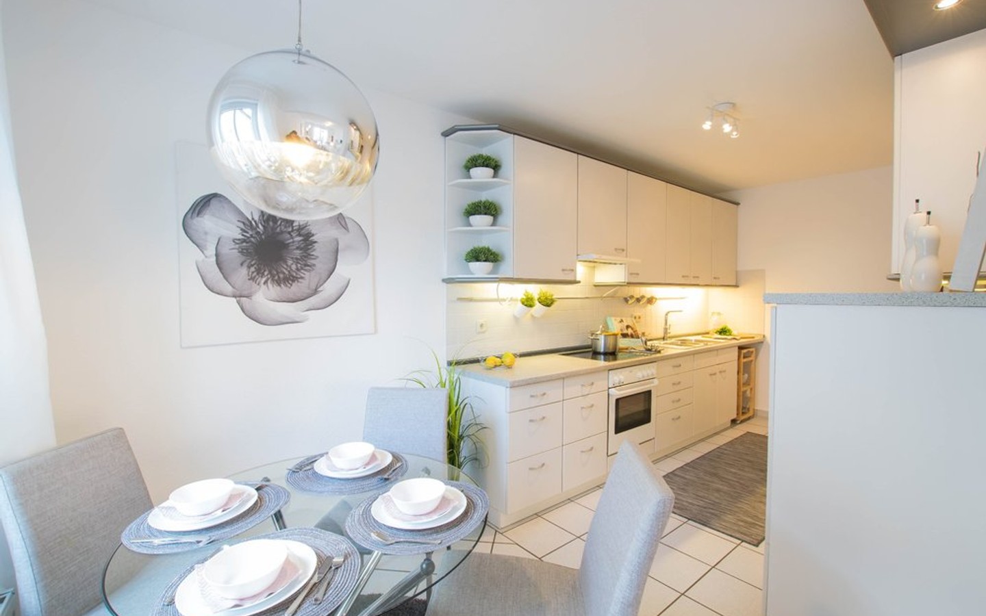 Küche mit Essecke - Heidelberg-Rohrbach: Sehr schöne und praktisch geschnittene 3 Zimmerwohnung in ruhiger Lage