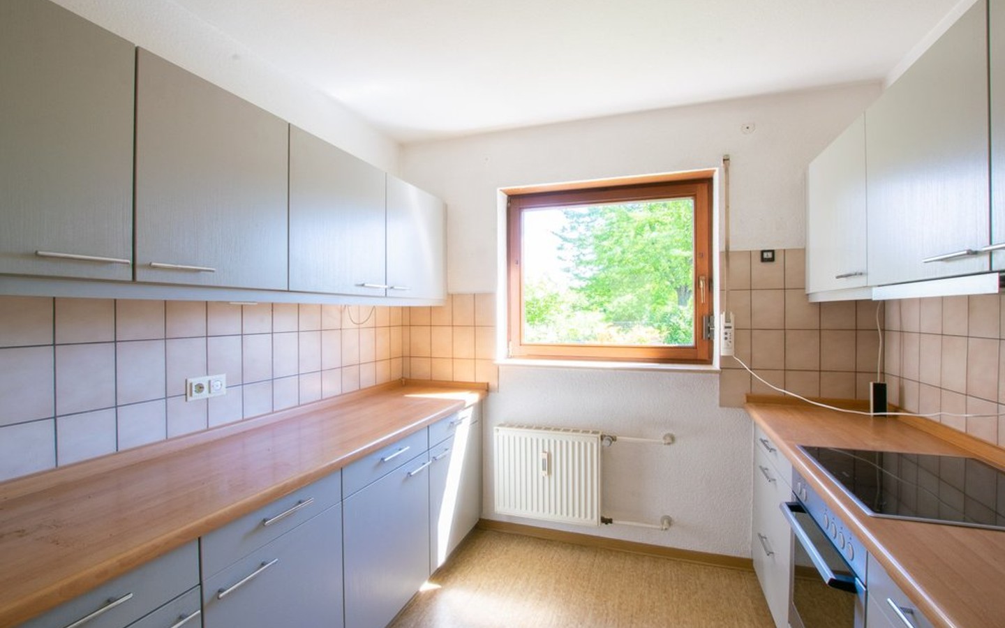 Küche - Großzügige Erdgeschosswohnung mit Terrasse samt 2 TG-Stellplätzen in ruhiger Lage von Ilvesheim