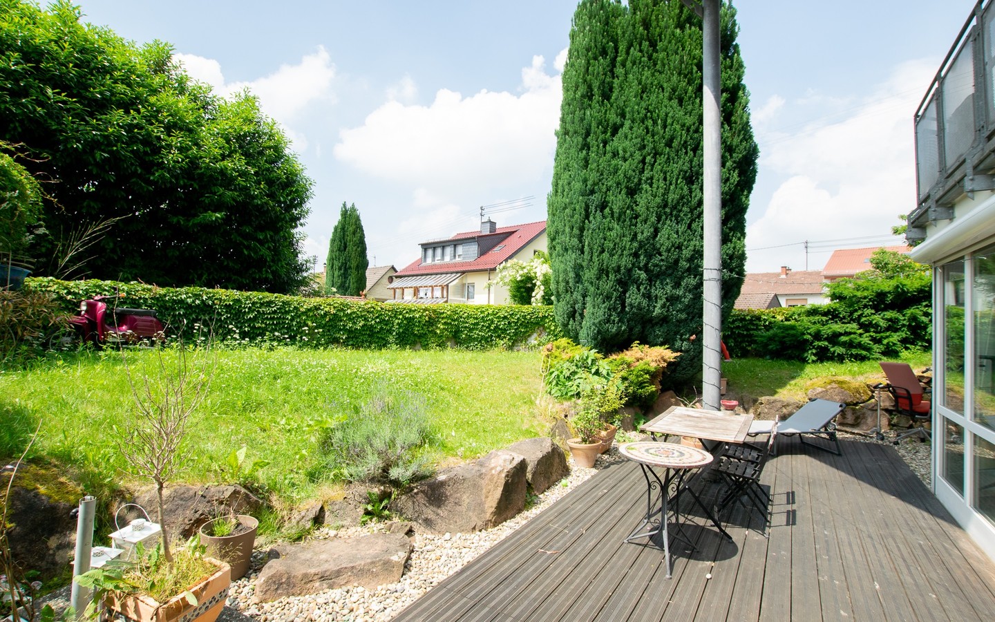 Terrasse + Garten - Tolle Gartengeschosswohnung in bevorzugter Wohnlage von Dossenheim