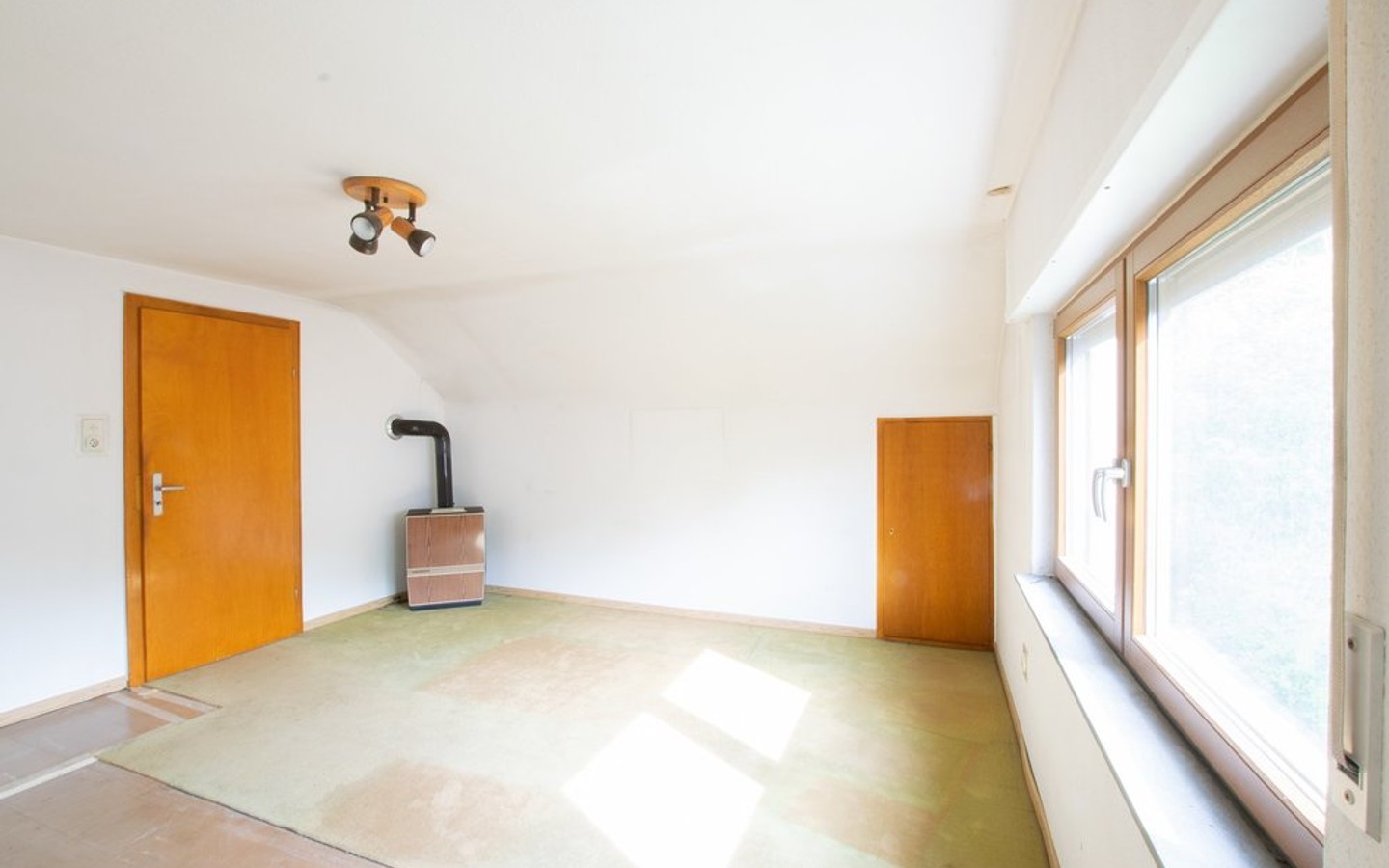 Zimmer 2 OG - Leimen: Renovierungsbedürftiges Einfamilienhaus in idyllischer Aussichtslage