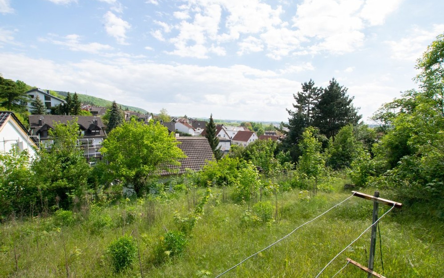 Ausblick - Leimen: Renovierungsbedürftiges Einfamilienhaus in idyllischer Aussichtslage
