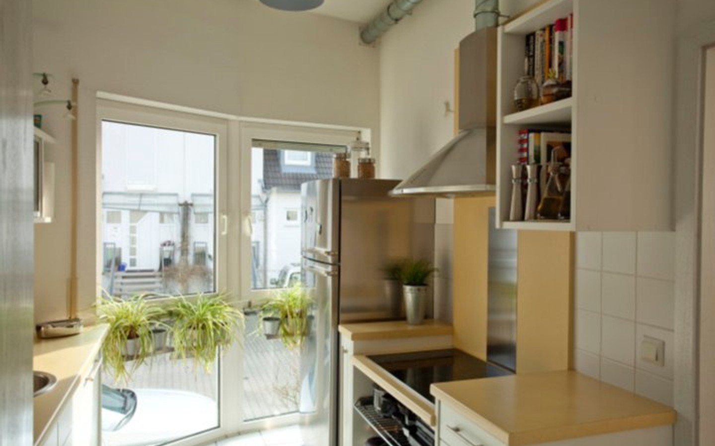 Küche - Helle, sonnige Wohnung mit modernem, hochwertigen Ambiente in HD-Schlierbach zu erwerben