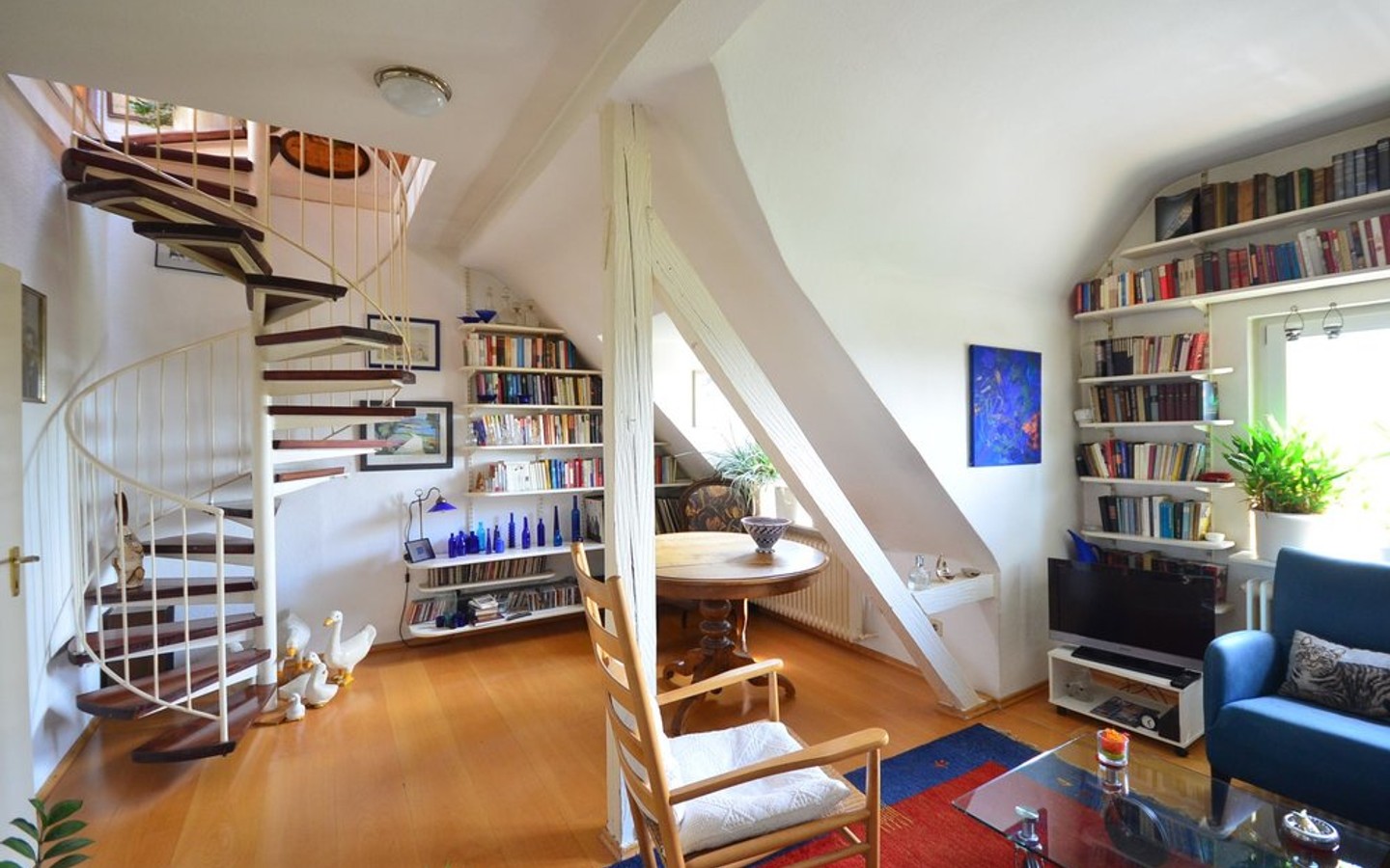 Aufgang zum Dachspitz - Heidelberg-Weststadt (Lenaustr): Sehr schöne 4-Zimmer-Maisonettewohnung