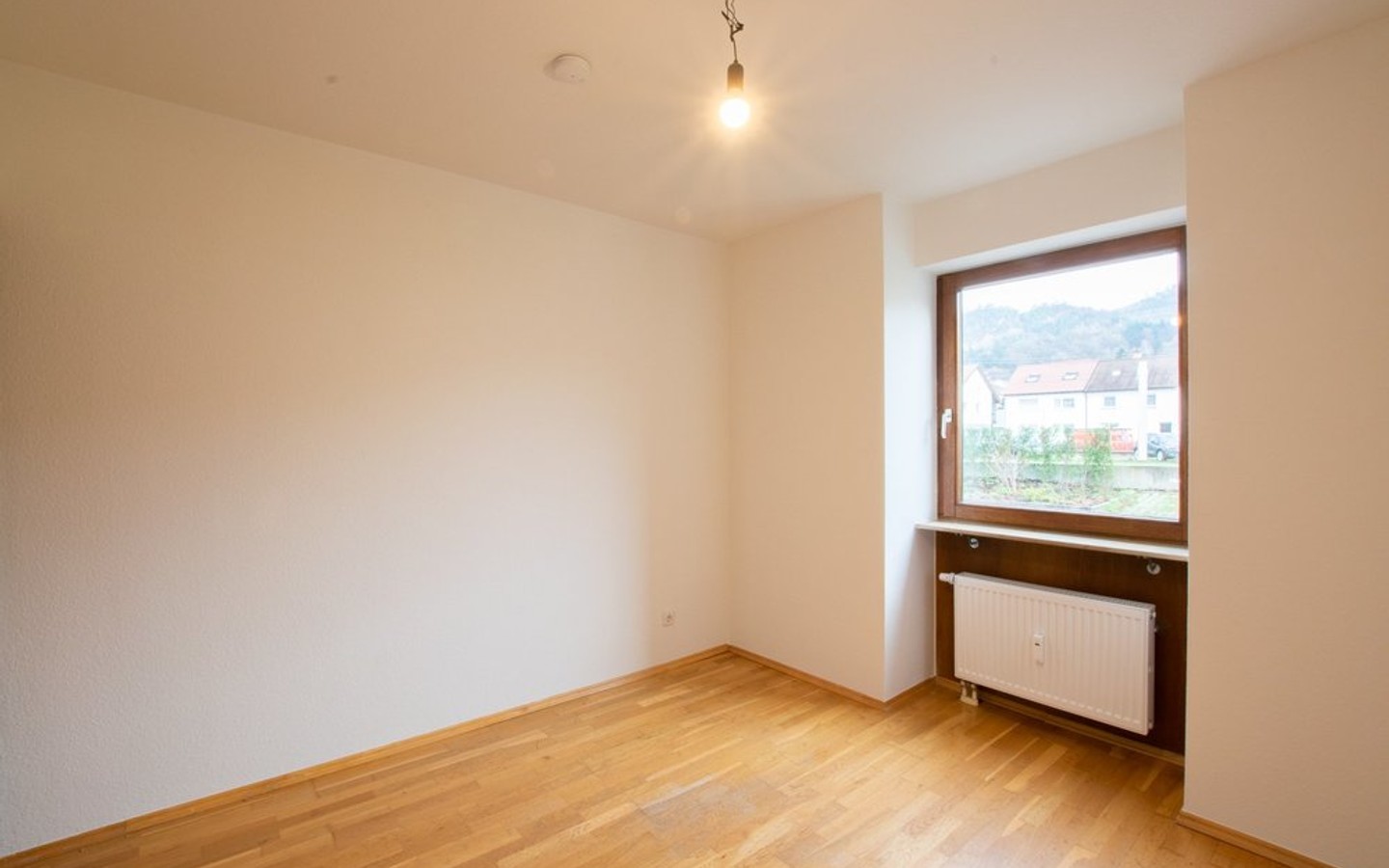 Zimmer 2 - Dossenheim: Gemütliche Hochparterrewohnung mit Balkon und Stellplatz