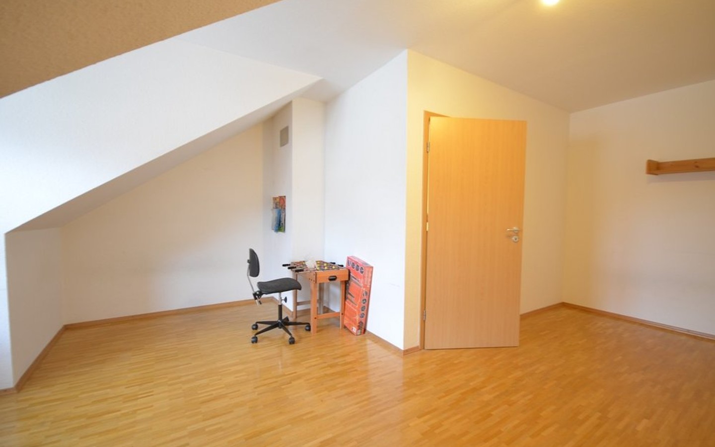 Zimmer DG - Krebs Immobilien: Heidelberg-Wieblingen: Sehr solides Reihenmittelhaus mit zeitgemäßer Ausstattung