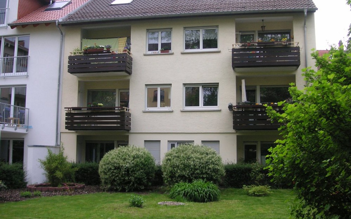 Hinterhaus Rückansicht - Top-Investment in Heidelberg-Handschuhsheim: 2 Mehrfamilienhäuser