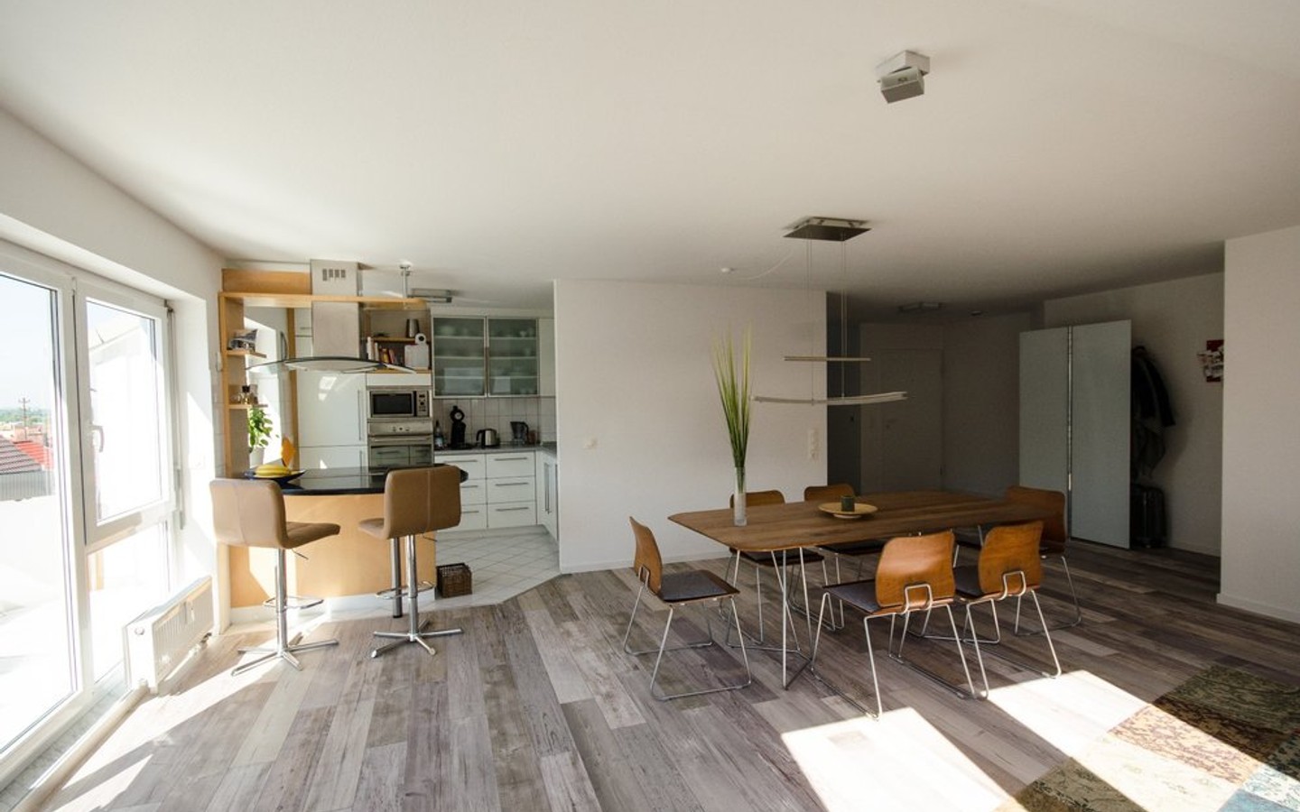 Wohnen mit offener Küche - Repräsentative Maisonette über mehrere Ebenen und fantastischem Weitblick