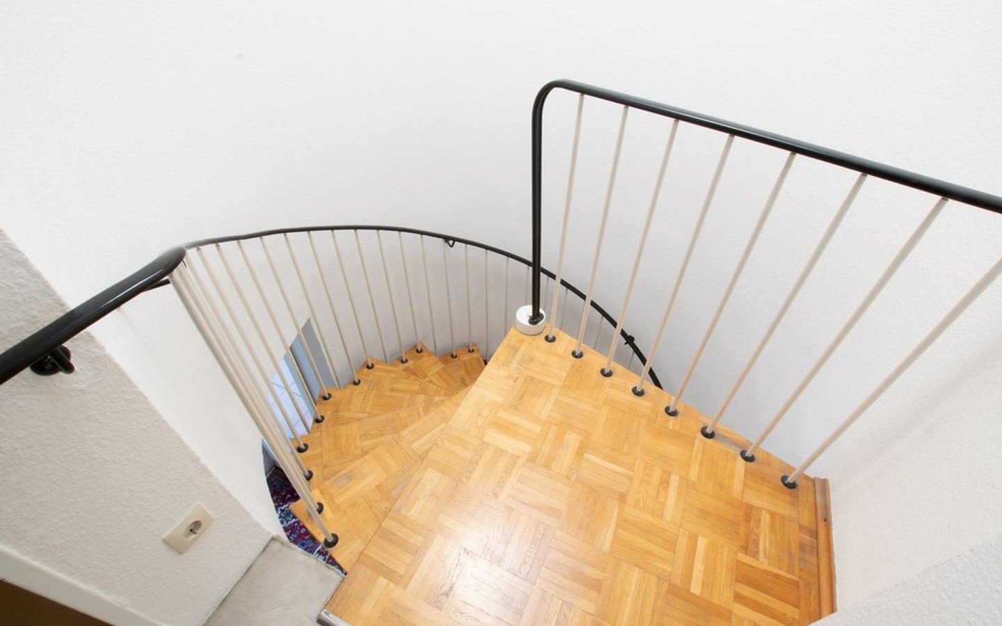 Treppe - Großzügige Maisonettewohnung mit Terrasse und tollem Ausblick