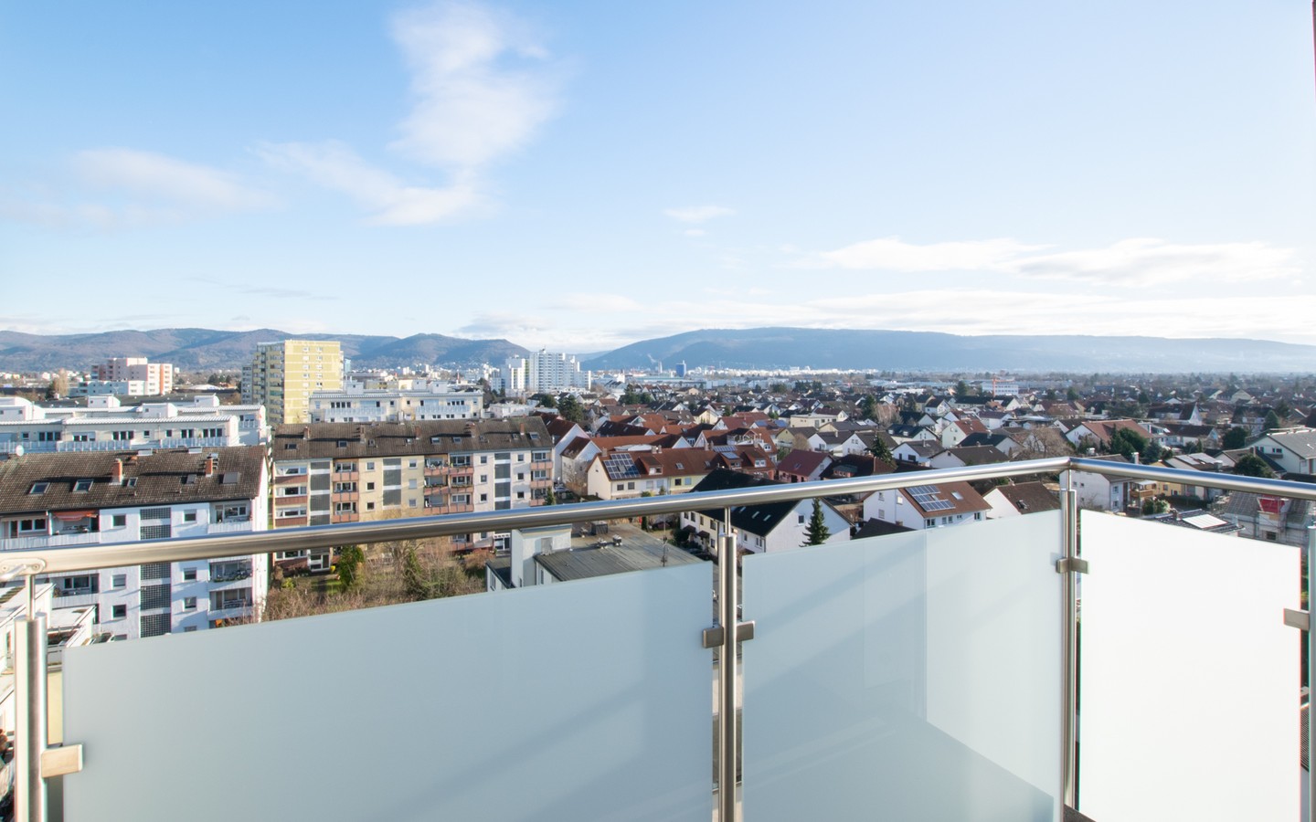 Balkon - Eppelheim: Gepflegte Einzimmerwohnung mit Stellplatz in traumhafter Aussichtslage