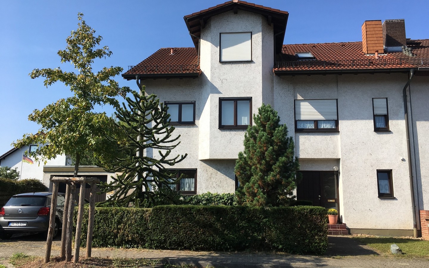 Hausansicht - Große Doppelhaushälfte mit dem Charakter eines Einfamilienhauses in top Lage von HD-Kirchheim