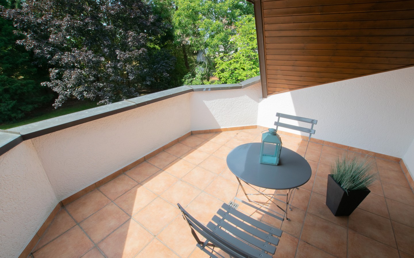 Balkon - Seltene Gelegenheit: 
Sehr großzügiges Einfamilienhaus mit parkähnlichem Garten in Feldrandlage