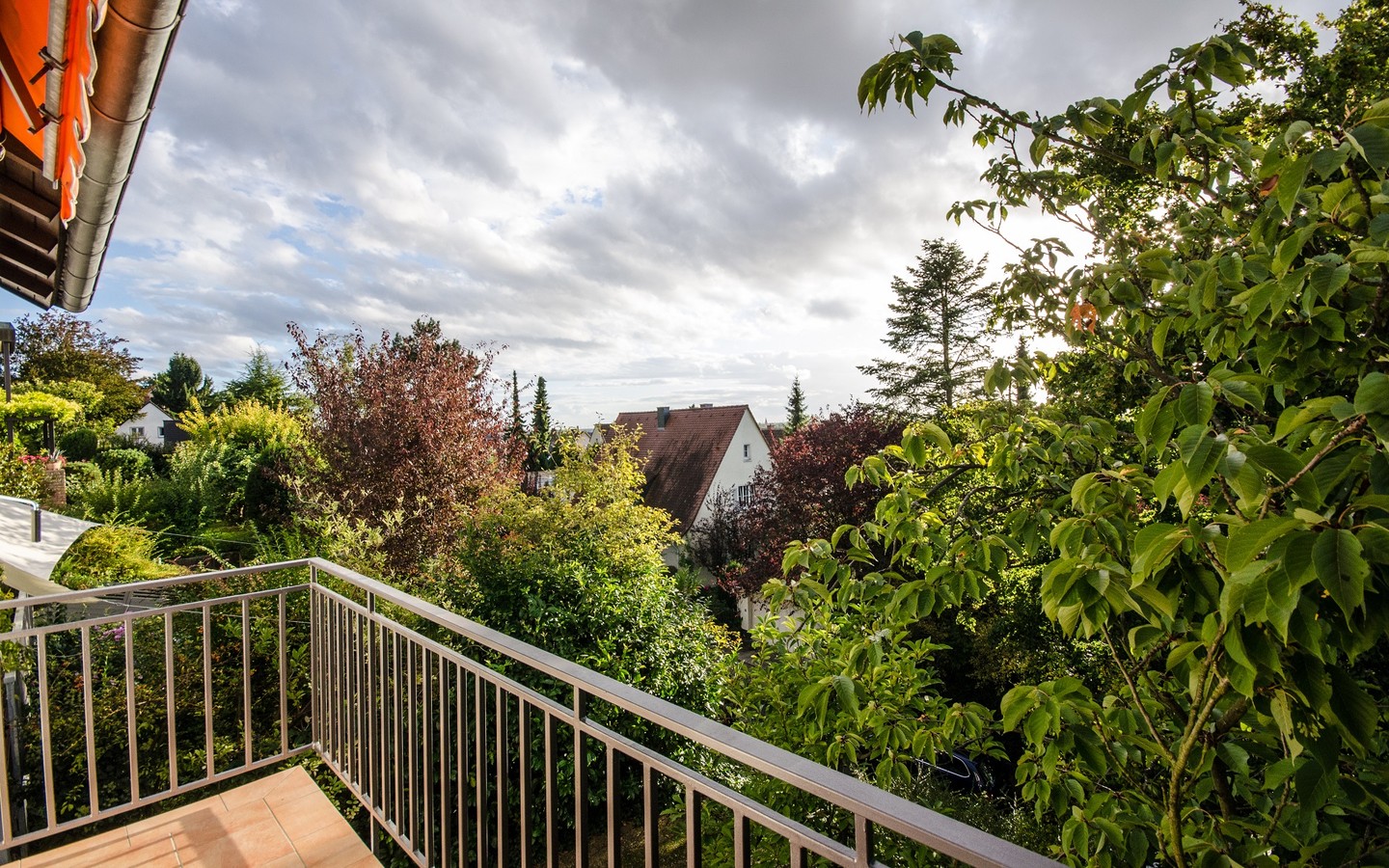 Blick vom Balkon - Genau das Richtige Zuhause für Paare oder Familien mit Kindern.