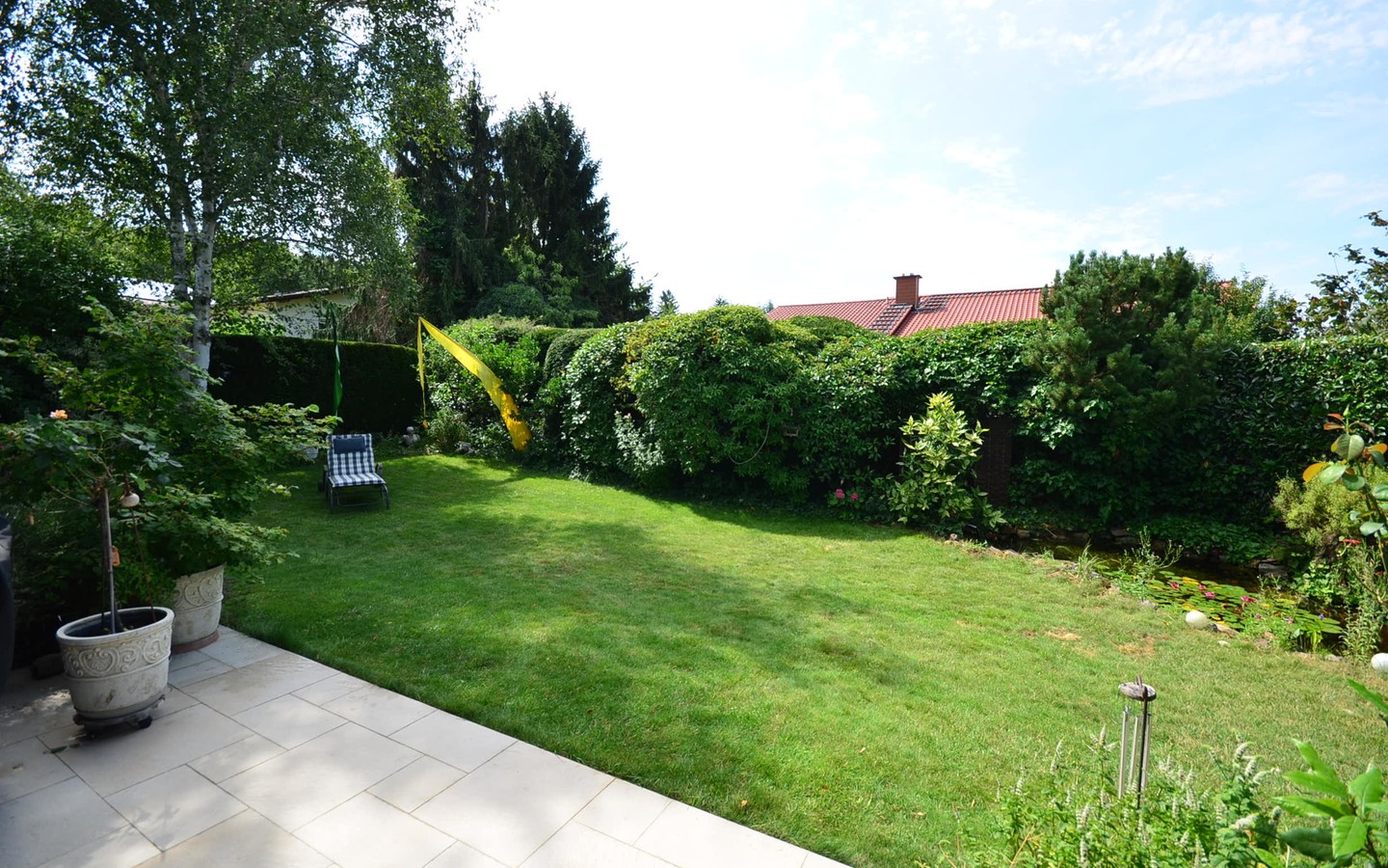 Garten - Nußloch: Sonne-Ruhe-Aussicht finden Sie in diesem stilvollen und großzügigen 1-2 Familienhaus.