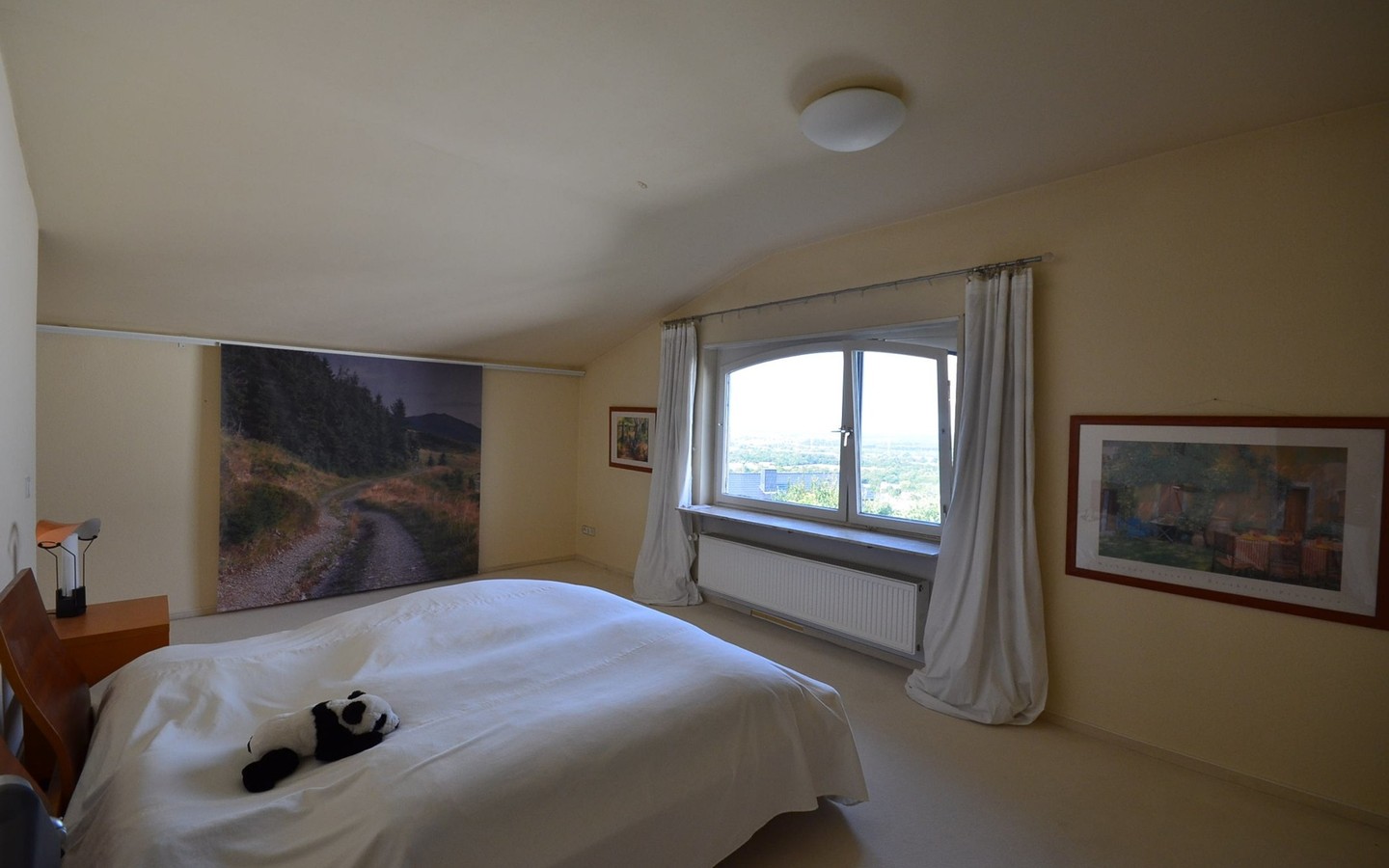 Schlafzimmer - Nußloch: Sonne-Ruhe-Aussicht finden Sie in diesem stilvollen und großzügigen 1-2 Familienhaus.