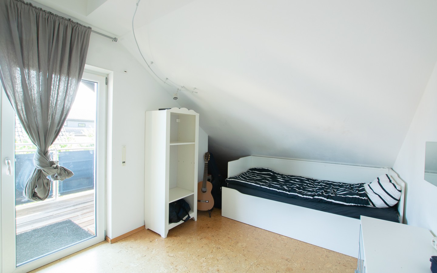 Zimmer OG - Modernes Einfamilienhaus auf großem Grundstück in ruhiger Lage von Lobenfeld +Virtuelle 3D-Tour+