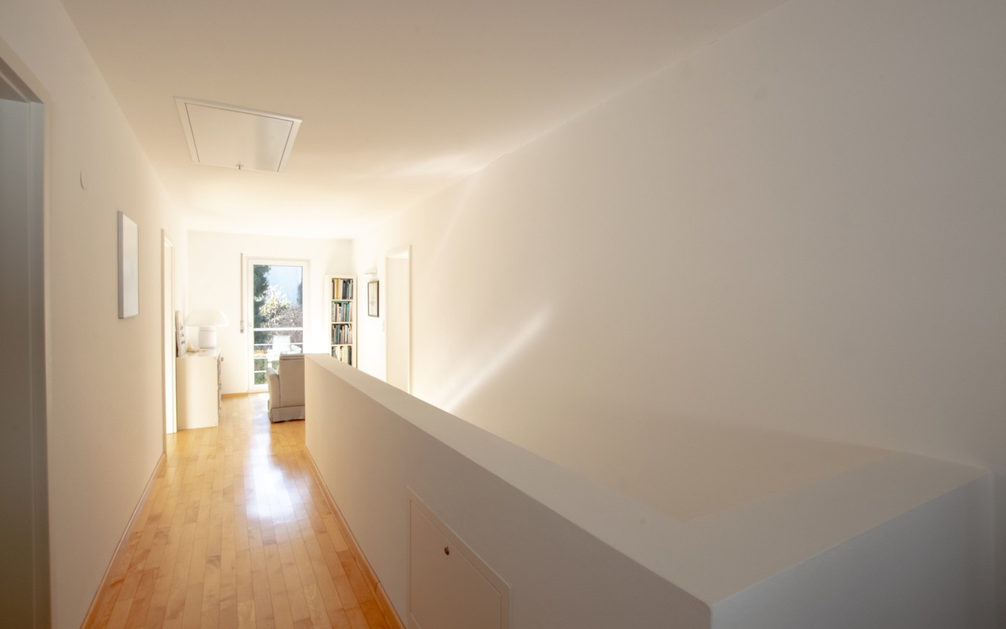 Flur OG - Moderner Wohnkomfort in Nussloch: Neuwertiges Einfamilienhaus mit über 173 m²  Wohnfläche
