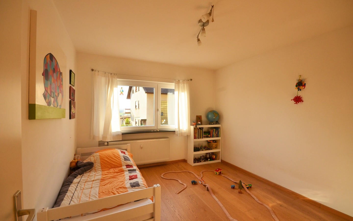 Weiteres Kinderzimmer - Schöne 4 Zimmerwohnung in ruhiger Lage von Dossenheim mit Garten