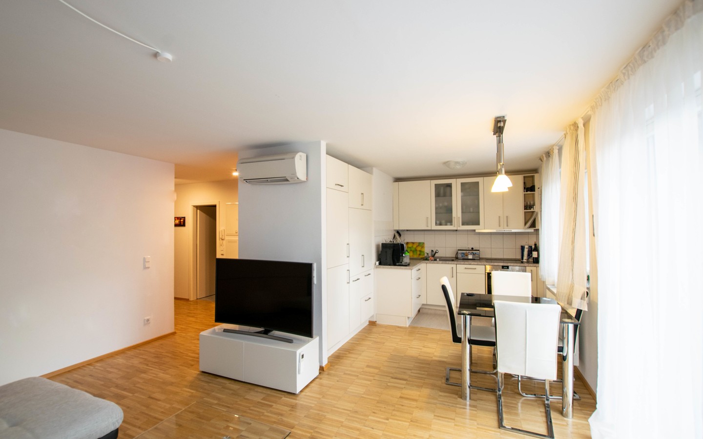 Küche - Essbereich - Moderne Dreizimmerwohnung in der Weststadt
