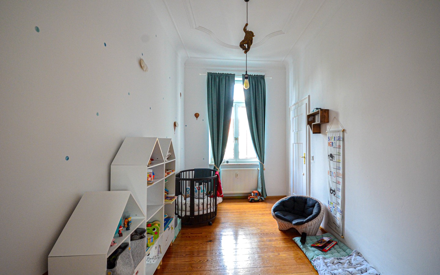 Kinderzimmer - Im Herzen der Altstadt: Grandiose Fünfzimmerwohnung mit Balkon