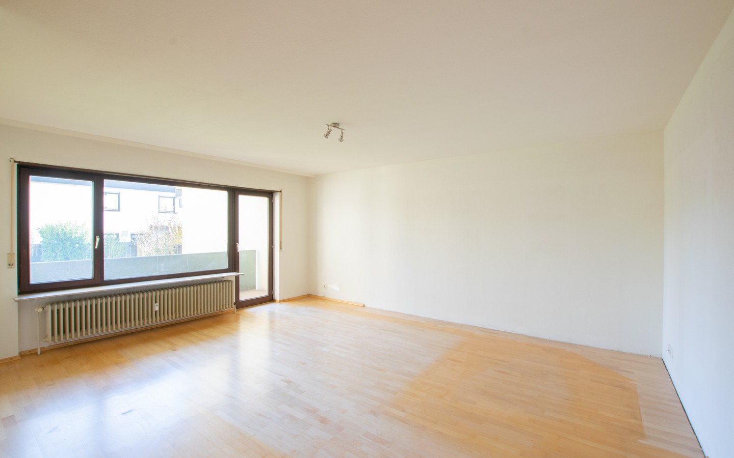 Wohnbereich - Ladenburg: Außergewöhnliche 3,5-Zimmerwohnung mit 2 Balkonen in ruhiger Wohnlage