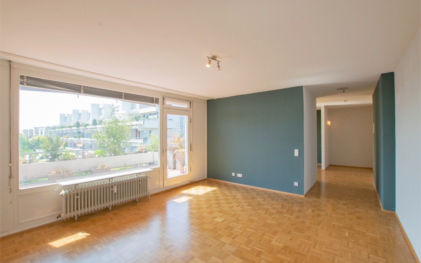 Wohnzimmer - Schöne Aussichten: Renovierte Maisonettewohnung mit Terrasse und tollem Ausblick!