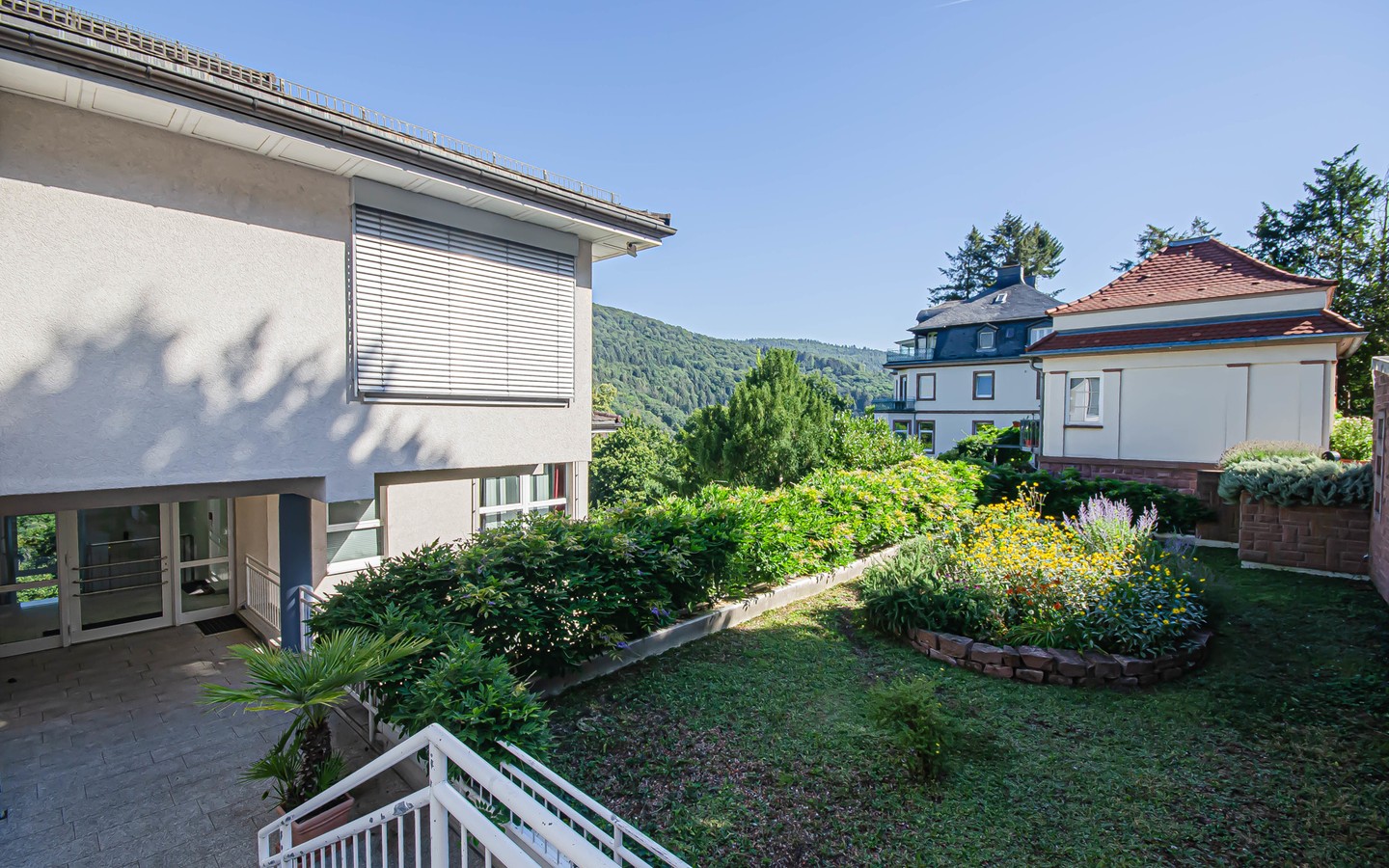 Ansicht - Luxuriöse Maisonette-Wohnung in einer Architektenvilla mit Terrasse und Garten