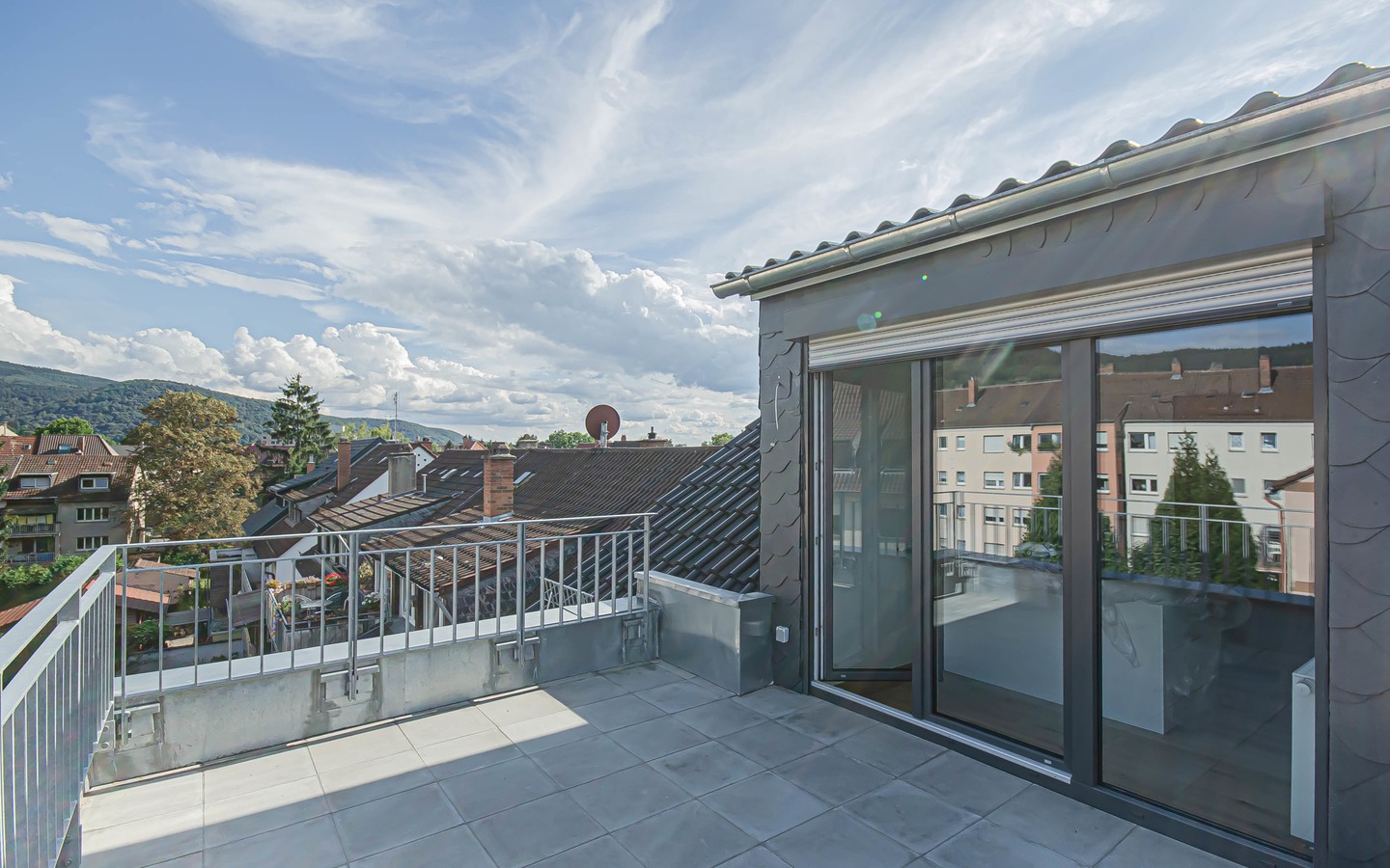 Dachterrase - Bezaubernde Dachgeschosswohnung in begehrter Lage - Erstbezug
