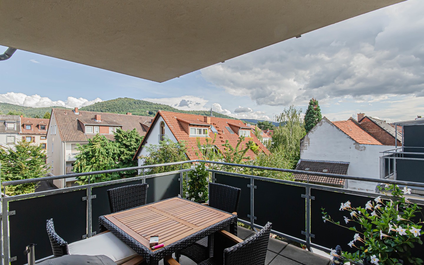 Balkon - Fantastische Vierzimmerwohnung in Handschuhsheim