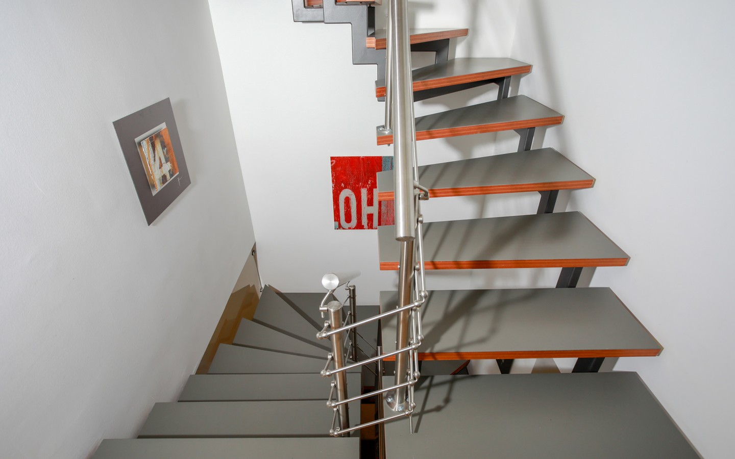 Treppe - Kernsaniertes Reihenmittelhaus mit feinem Esprit in Meckesheim