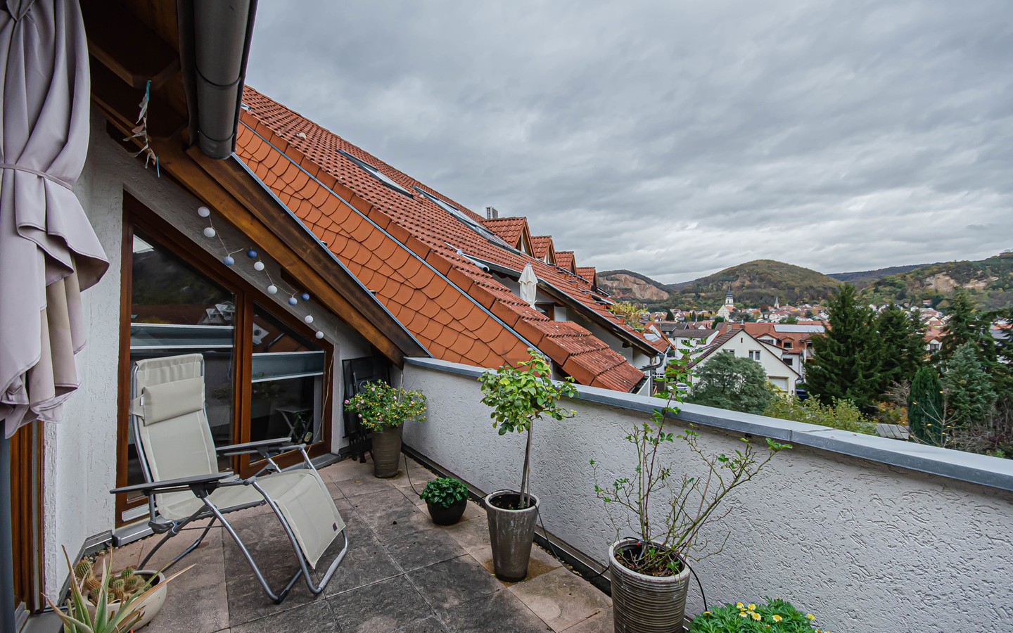 Dachterrasse - Schicke Single-Wohnung mit großer Dachterrasse in ruhiger Lage