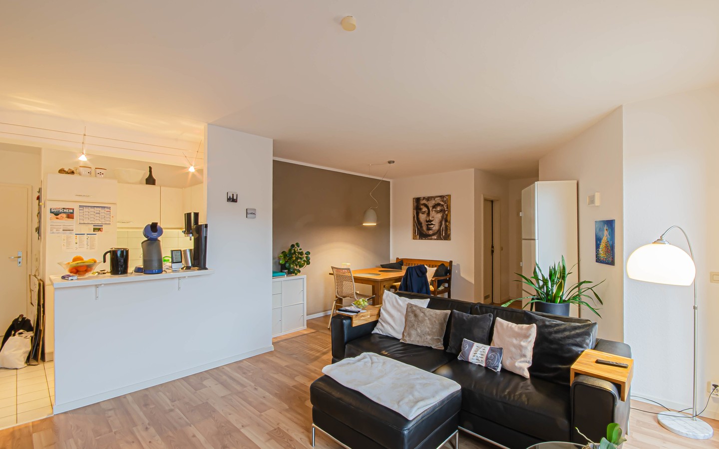 Wohnbereich - Schicke Single-Wohnung mit großer Dachterrasse in ruhiger Lage