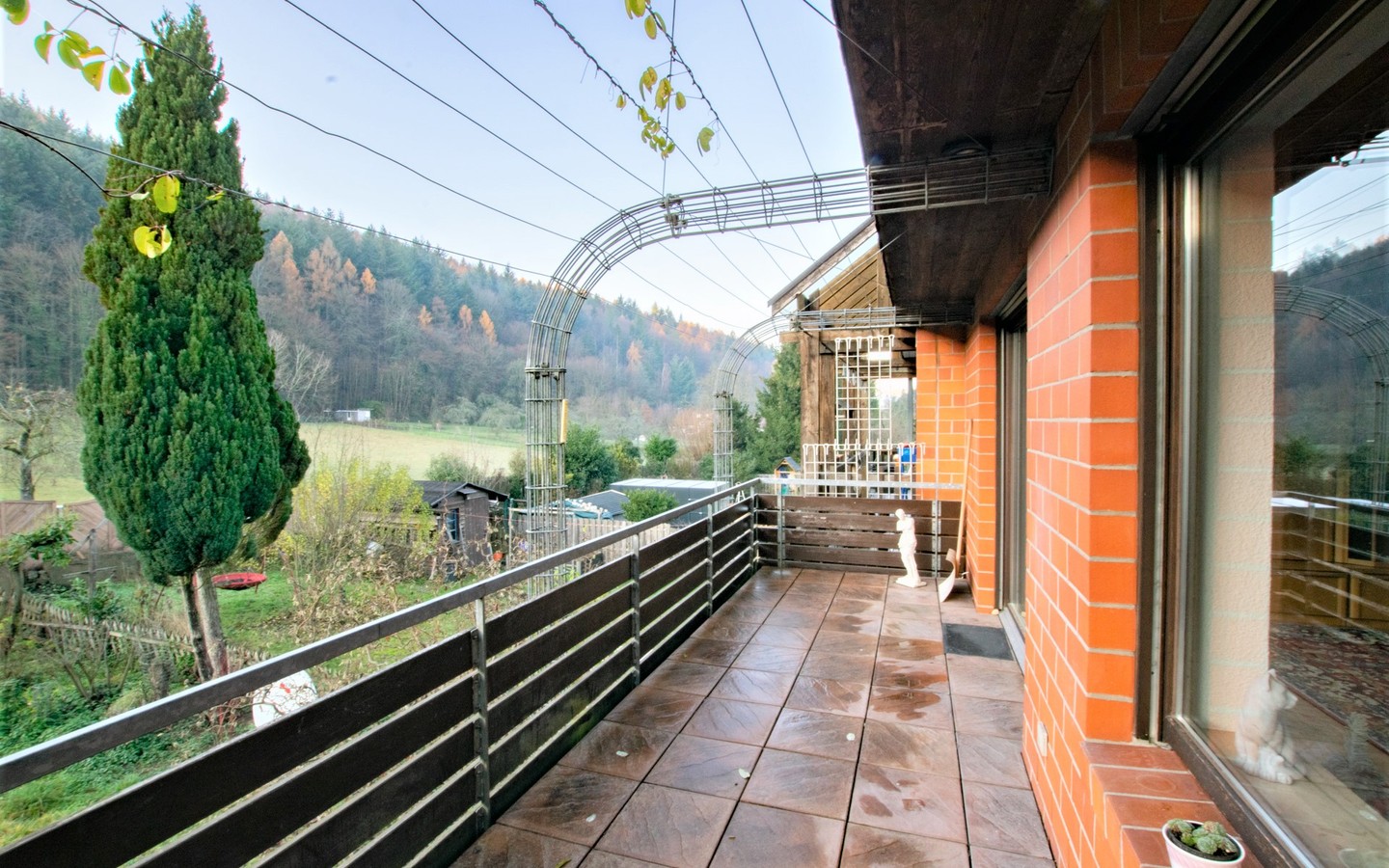 Balkon - Neckargemünd: Großzügige Doppelhaushälfte mit Einliegerwohnung und Garten