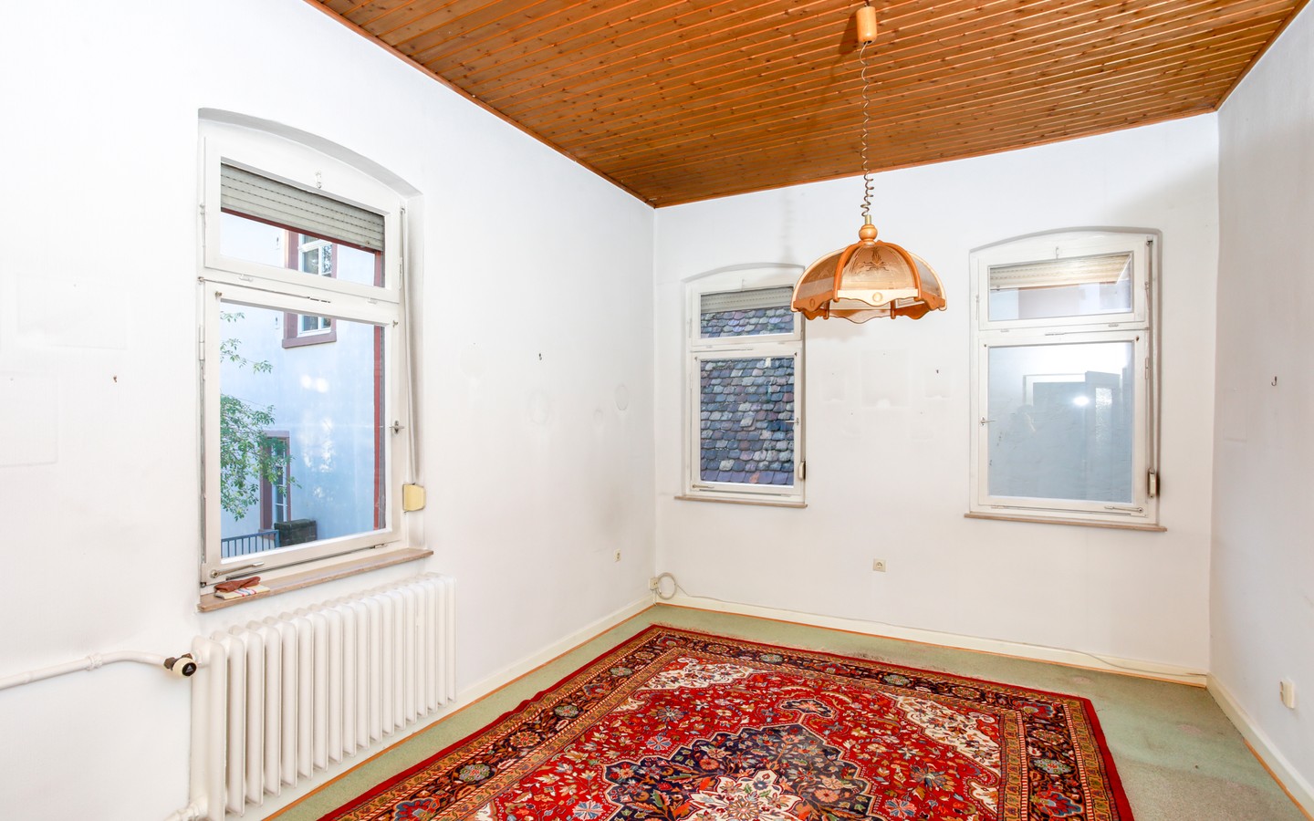 Zimmer OG - Rohdiamant in der Heidelberger Altstadt: Sanierungsbedürftiges Haus in der Nähe der Stadthalle