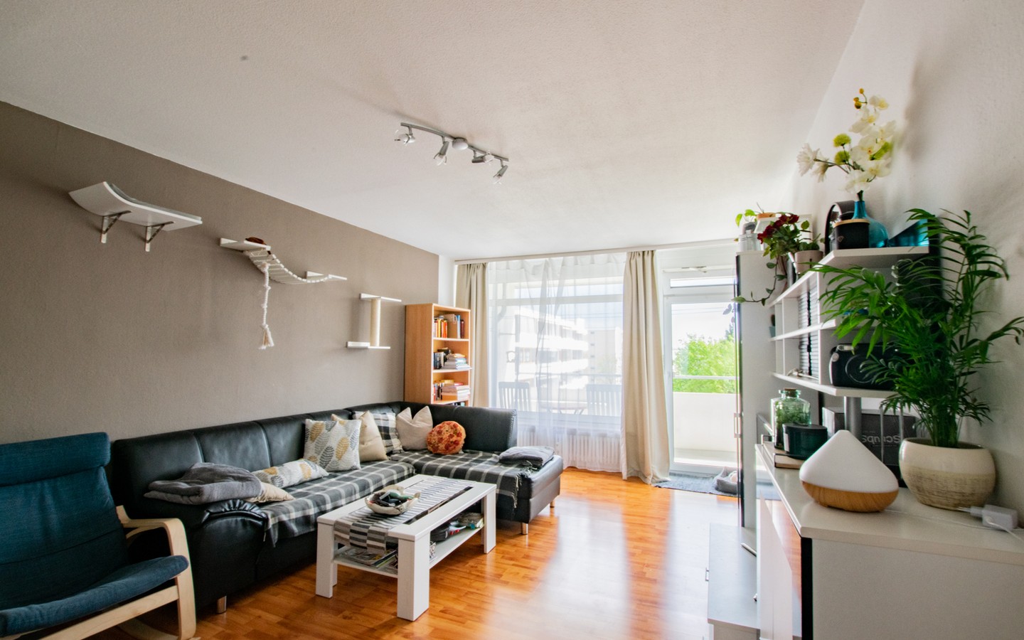 Zimmer 1 - HD-Rohrbach: toll geschnittene 2-Zimmer-Wohnung mit Stellplatz und Loggia zur Sonnenseite!
