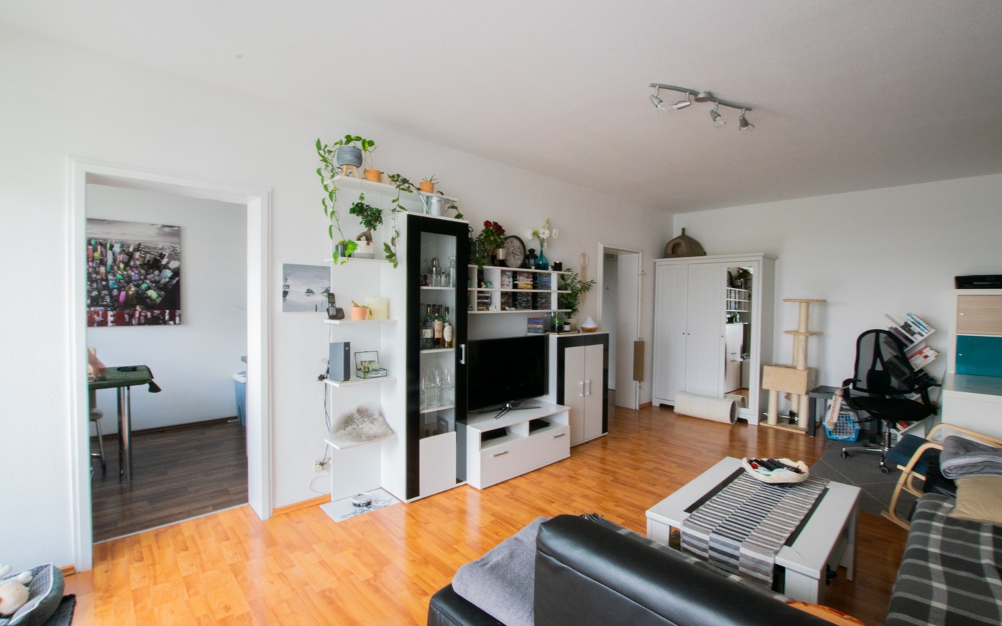 Zimmer 1 - HD-Rohrbach: toll geschnittene 2-Zimmer-Wohnung mit Stellplatz und Loggia zur Sonnenseite!
