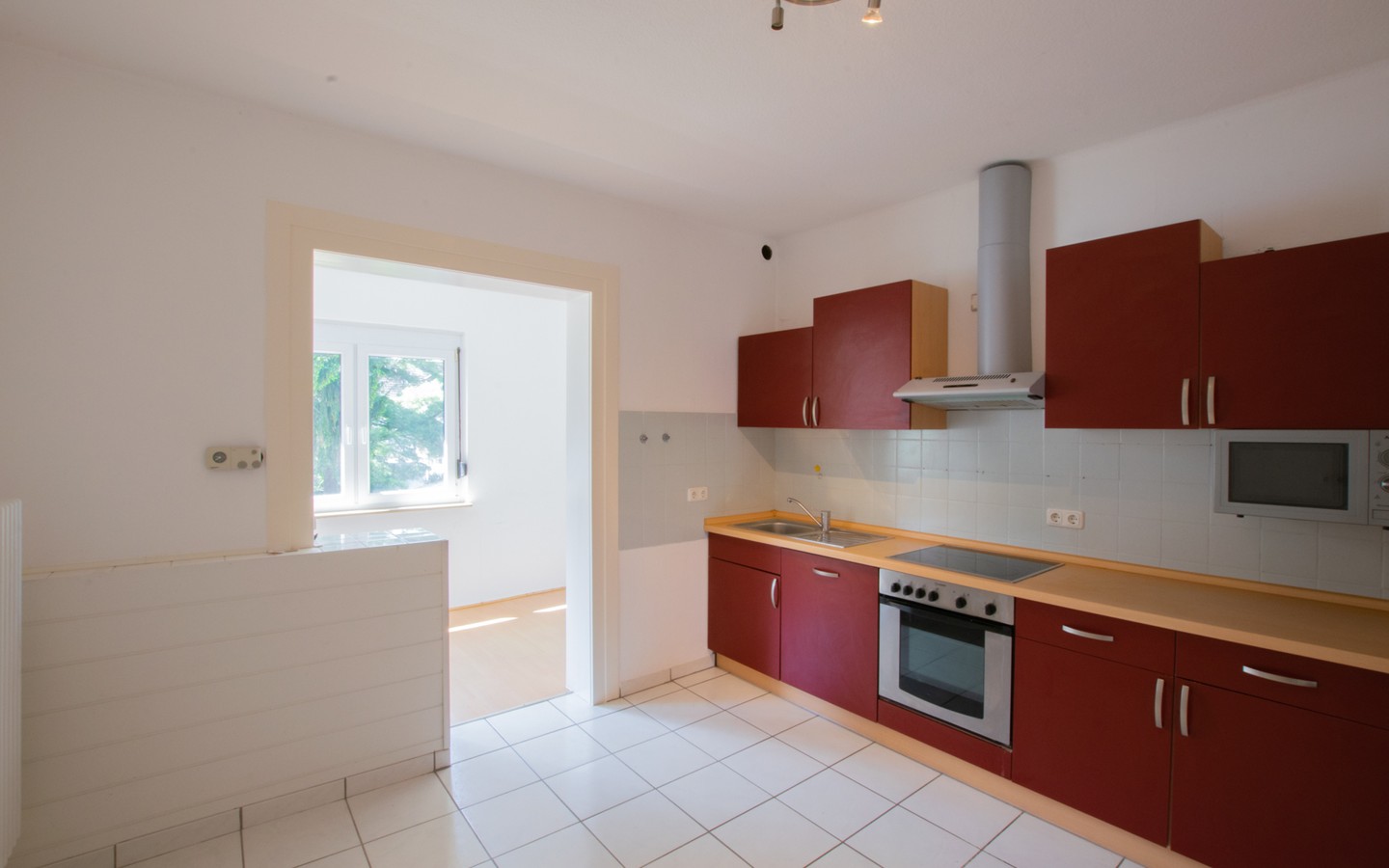 Küche 1. OG - Perfekt als Mehrgenerationendomizil: 4-Familienhaus mit viel Potenzial in HD-Kirchheim