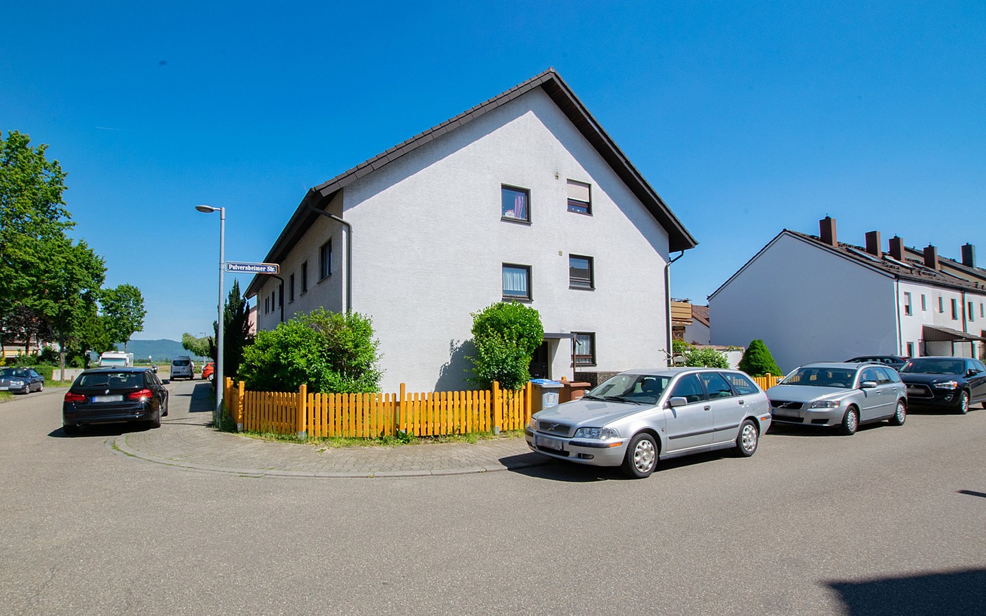 Hausansicht - Renovieren - Einziehen - Wohlfühlen: Großzügige 3,5-Zimmer-Wohnung in MA-Friedrichsfeld!