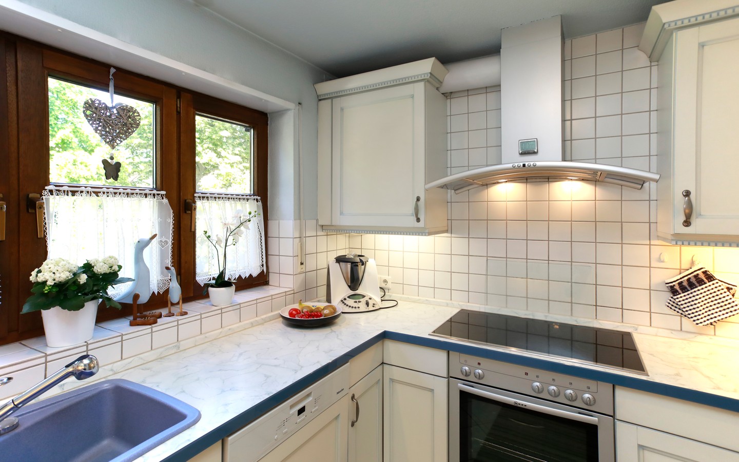 Küche - Viel Platz für die Familie: Geräumiges Reihenmittelhaus mit 6 Zimmern und Garten in Wieblingen
