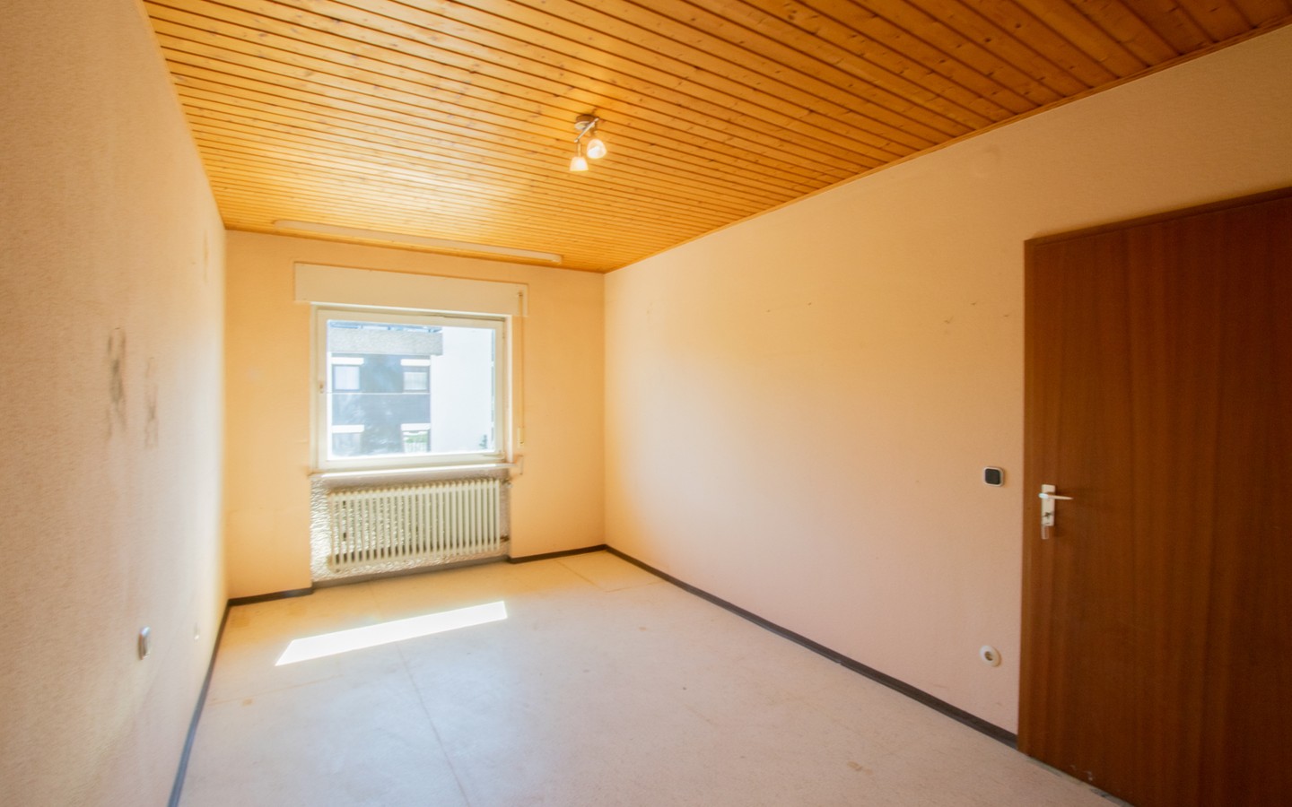 Zimmer 3 OG - Sanierungsbedürftiges Reihenmittelhaus zur Realisierung Ihrer Wohnwünsche inklusive Ausbaupotenzial