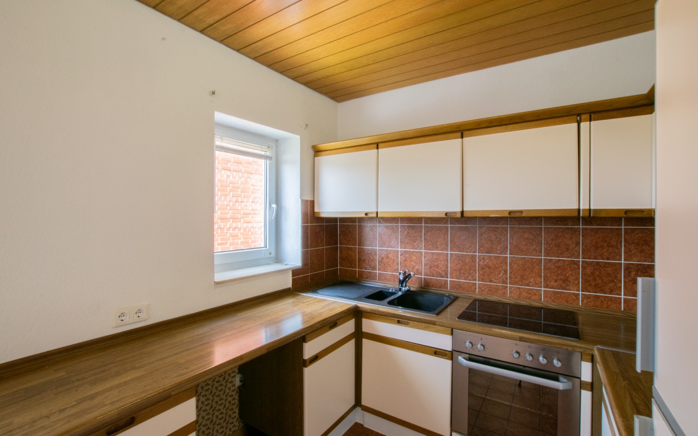 Küche - Nussloch: Geräumige 3-Zimmer-Wohnung mit Loggia und traumhafter Aussicht