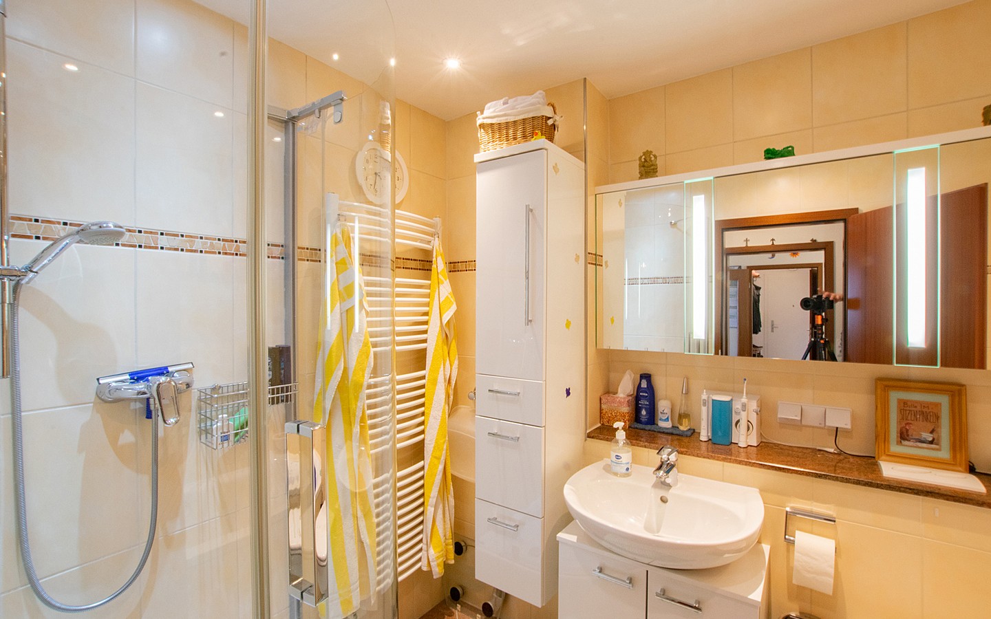 Badezimmer - Weinheim: Modernisierte 4,5-Zimmer-Wohnung in familienfreundlicher und zentraler Wohnlage