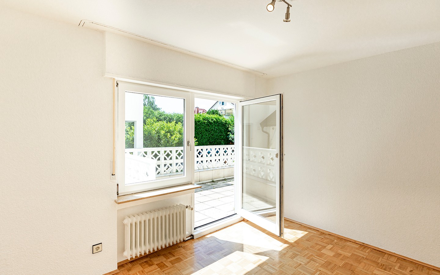 Zimmer 3 ELW - Wohlfühl-Ambiente in Schriesheim: Exklusives Einfamilienhaus mit ELW und Blick auf die Strahlenburg