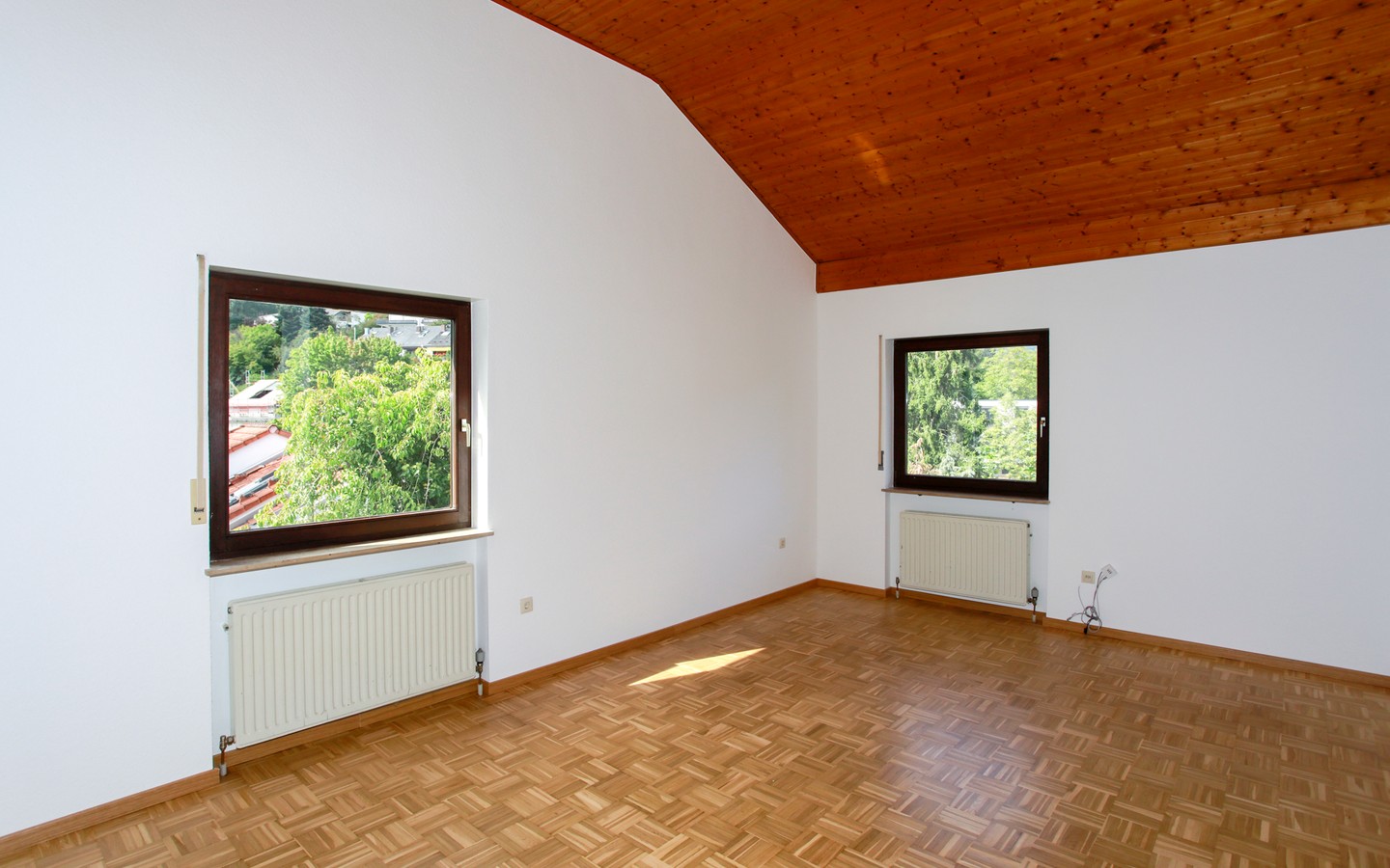 Schlafzimmer - Doppelhaushälfte mit außergewöhnlicher Split Level Architektur in Hanglage von HD-Ziegelhausen