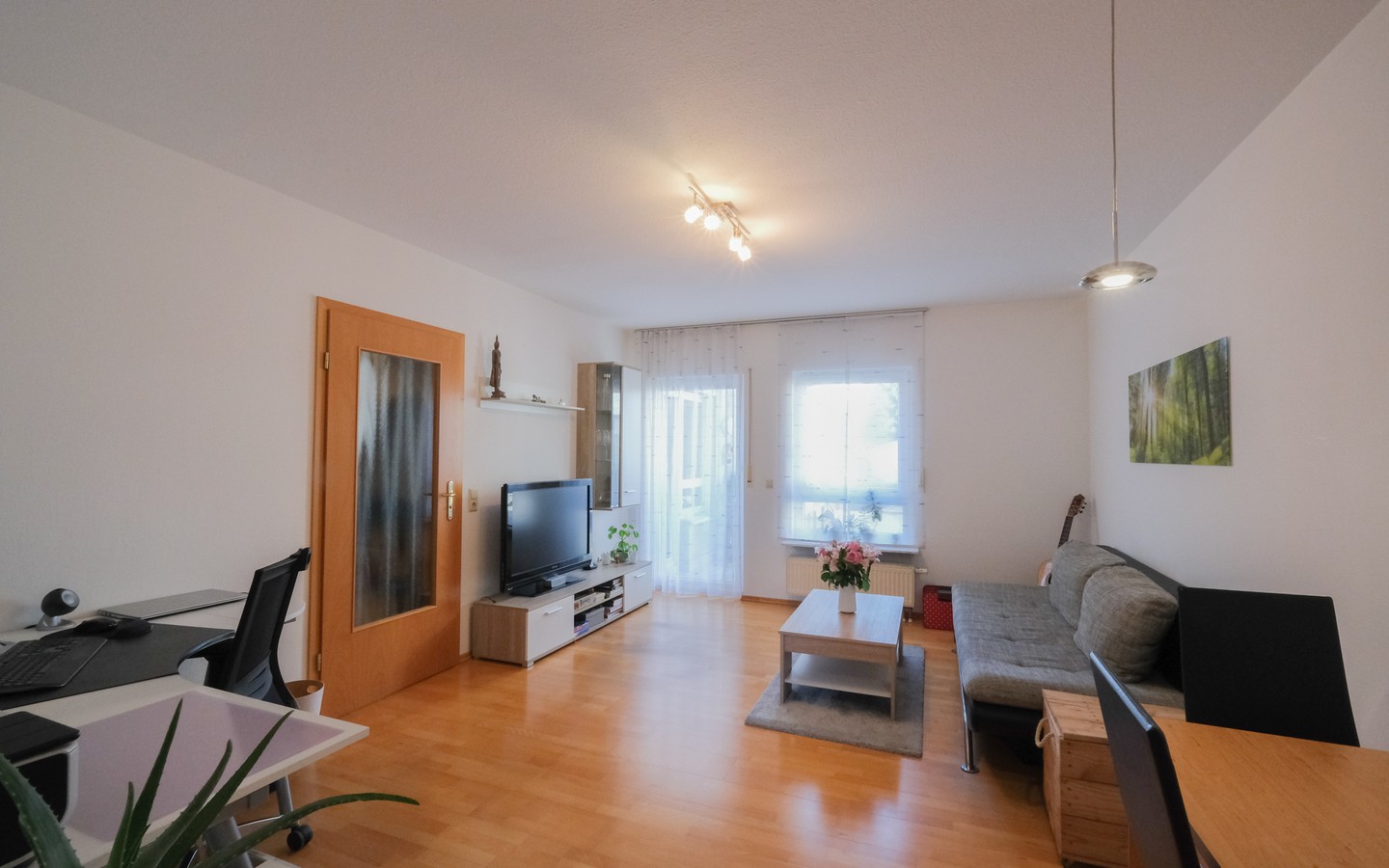 Zimmer 1 - HD-Rohrbach: schön geschnittene 2-Zimmer-Wohnung mit Balkon, Keller und TG-Stellplatz
